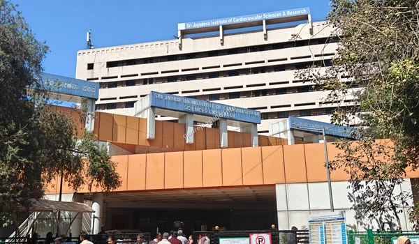 Busy entrance gate of Sri Jayadeva Heart Center providing top-notch medical care close to the Godrej Castillo property.