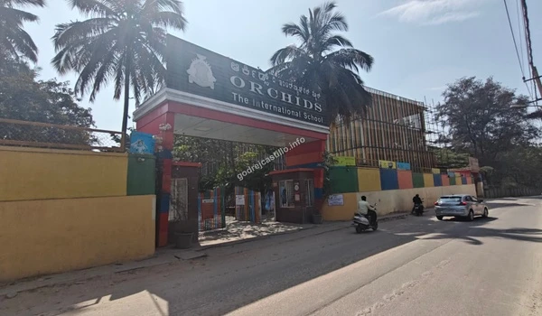 A wider street view of Orchids The International School campus, adding to the rich educational ecosystem around Godrej Castillo